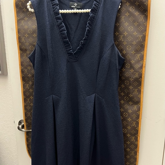 Dress - Picture 4 of 5